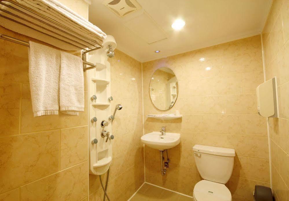 Kindness Hotel Weiwuying Kaohsiung Dış mekan fotoğraf